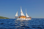 Kreuzfahrten mit der Mirabela ab Hafen Trogir - Kroatien Der Motorsegler: