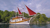Kreuzfahrten mit der Jerkic ab Hafen Trogir - Kroatien Der Motorsegler: